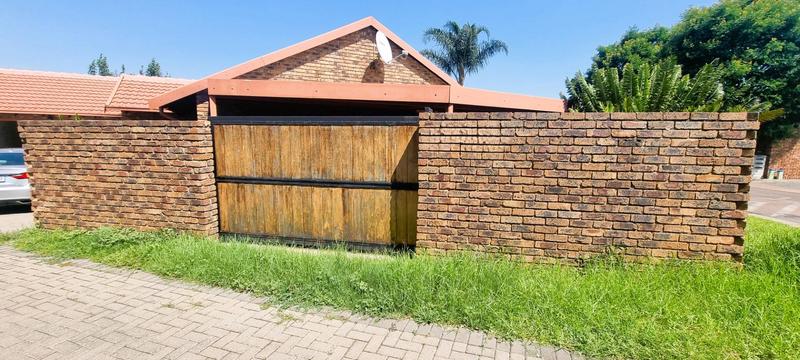 3 Bedroom Property for Sale in Amberfield Gauteng