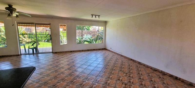 3 Bedroom Property for Sale in Amberfield Gauteng