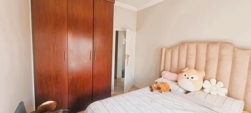 4 Bedroom Property for Sale in Amberfield Gauteng