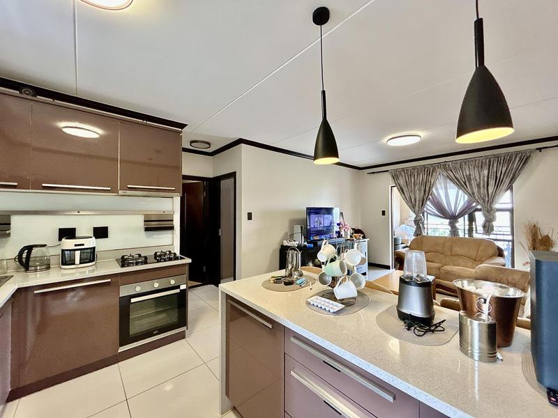 1 Bedroom Property for Sale in Blue Hills Gauteng
