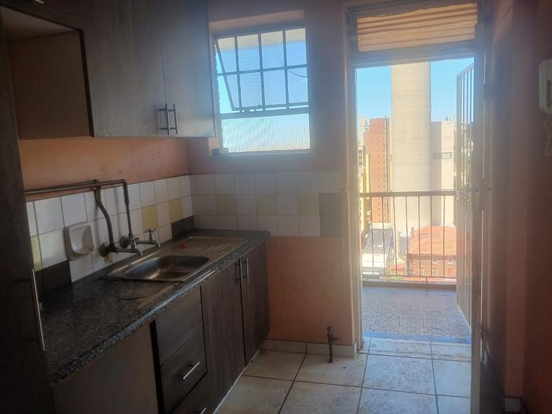 1 Bedroom Property for Sale in Hillbrow Gauteng