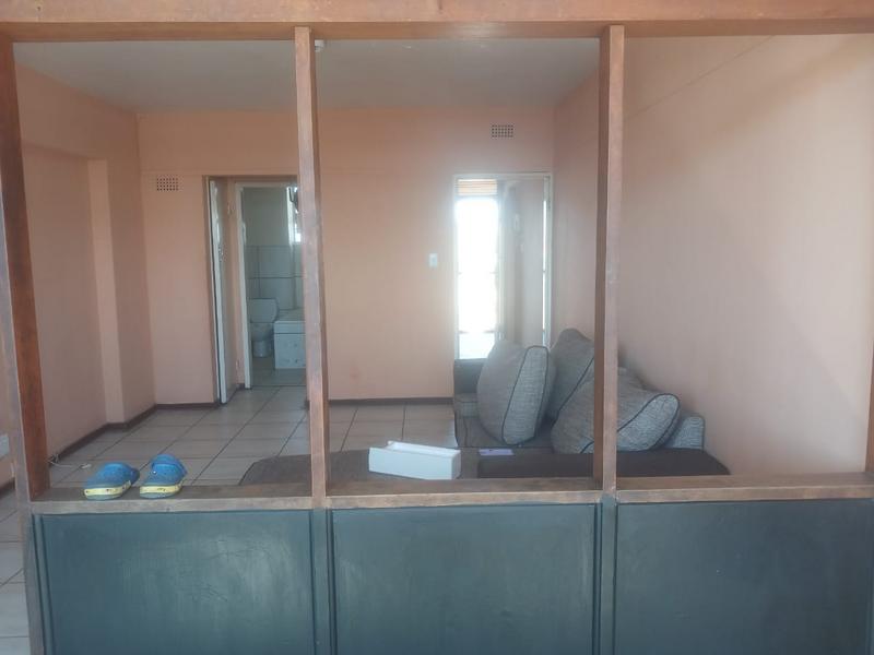 1 Bedroom Property for Sale in Hillbrow Gauteng