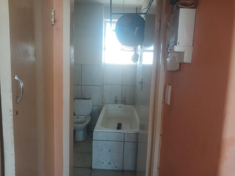 1 Bedroom Property for Sale in Hillbrow Gauteng