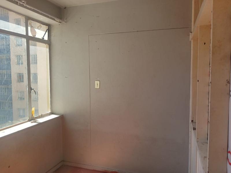 1 Bedroom Property for Sale in Hillbrow Gauteng