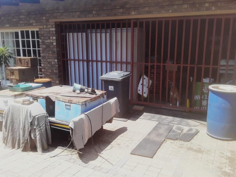 3 Bedroom Property for Sale in Mountain View Gauteng