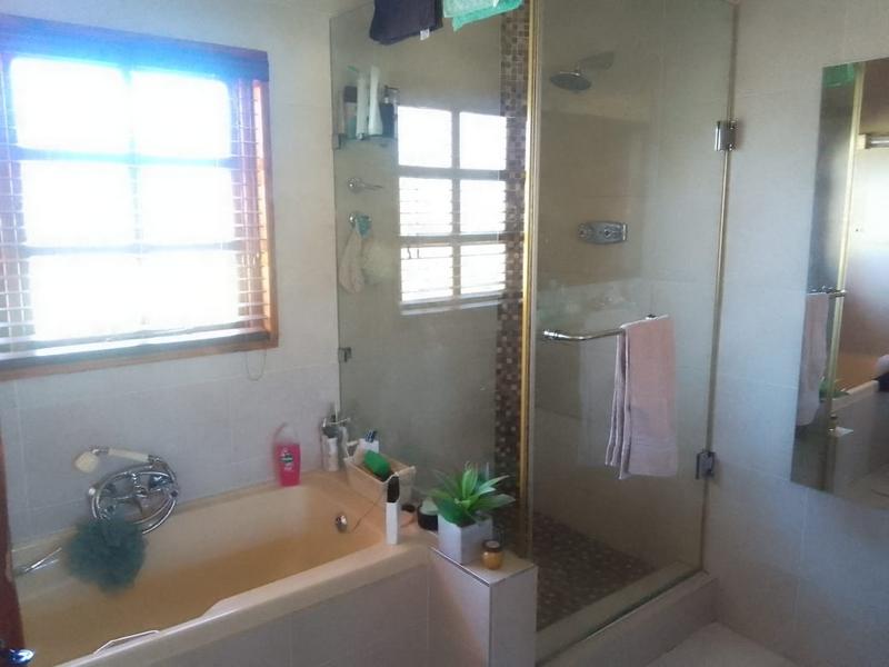 3 Bedroom Property for Sale in Theoville Gauteng