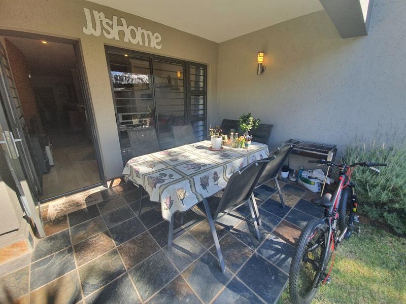 To Let 2 Bedroom Property for Rent in Rivonia Gauteng