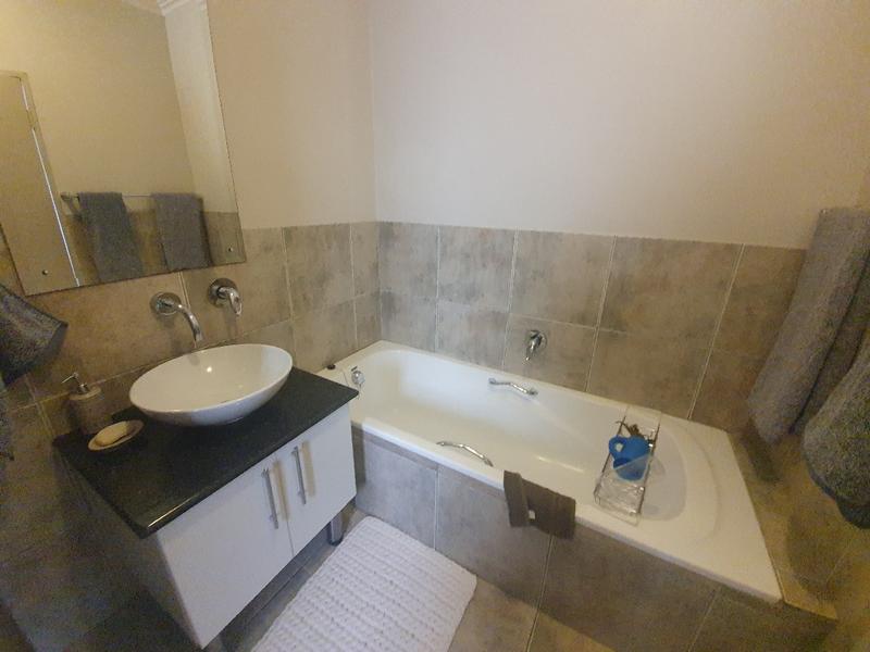 To Let 2 Bedroom Property for Rent in Rivonia Gauteng