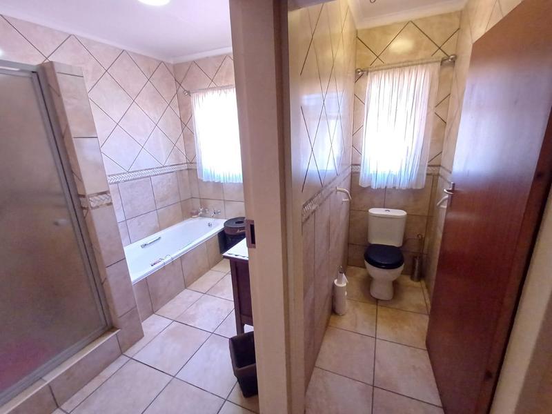 4 Bedroom Property for Sale in Theresa Park Gauteng