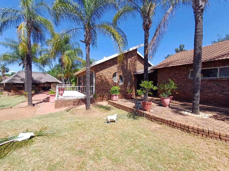 4 Bedroom Property for Sale in Theresa Park Gauteng