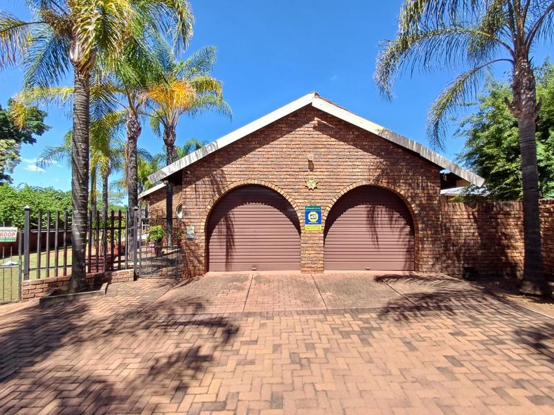 4 Bedroom Property for Sale in Theresa Park Gauteng