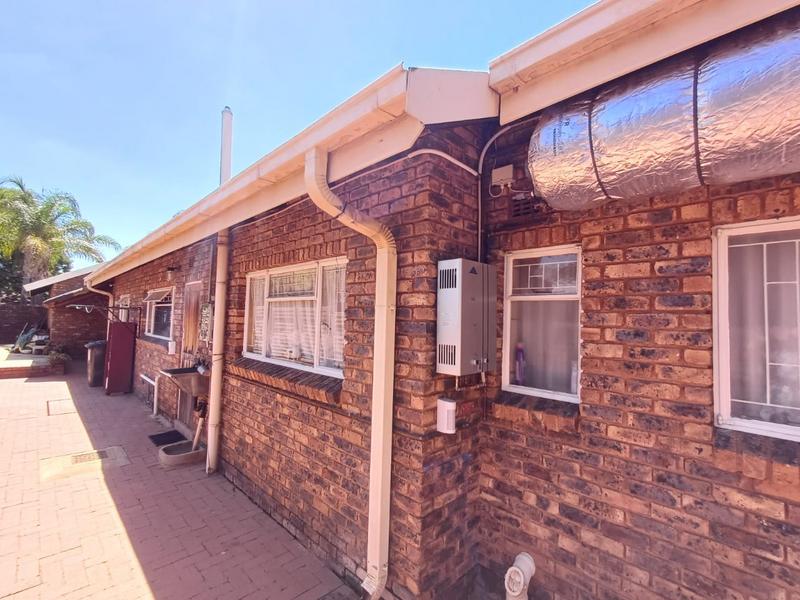 4 Bedroom Property for Sale in Theresa Park Gauteng