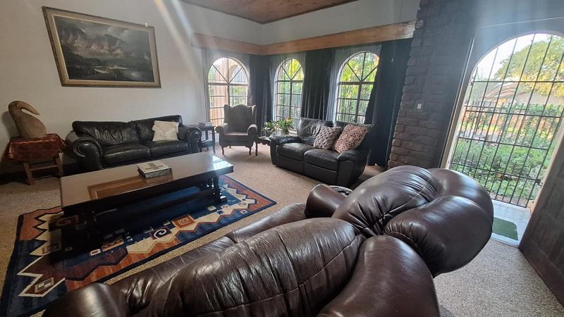 5 Bedroom Property for Sale in Pretoria Gardens Gauteng