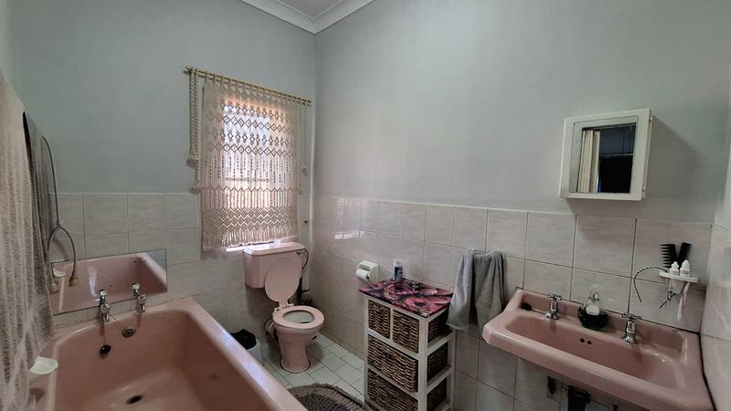 5 Bedroom Property for Sale in Pretoria Gardens Gauteng