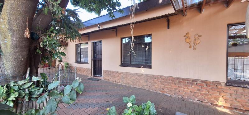 5 Bedroom Property for Sale in Pretoria Gardens Gauteng