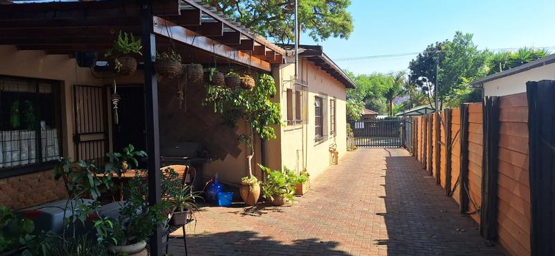 5 Bedroom Property for Sale in Pretoria Gardens Gauteng