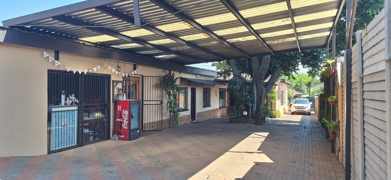 5 Bedroom Property for Sale in Pretoria Gardens Gauteng