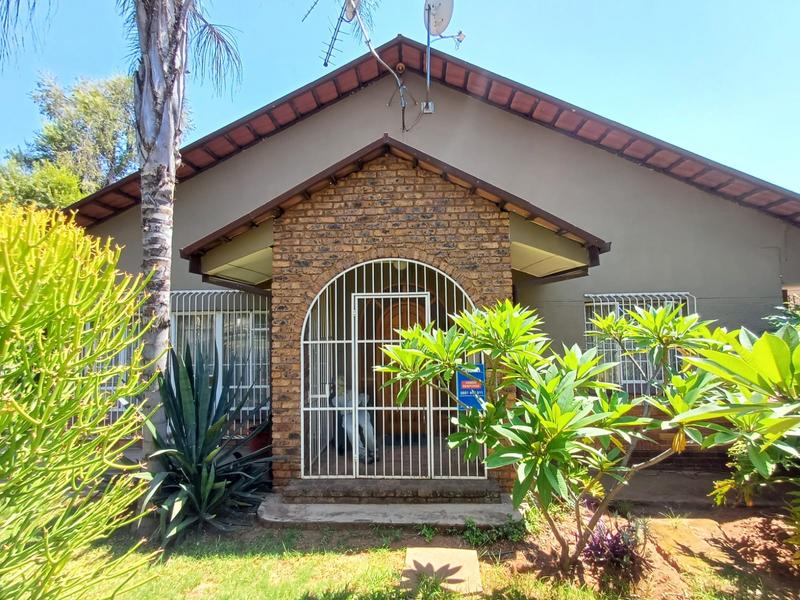 4 Bedroom Property for Sale in Pretoria Gardens Gauteng