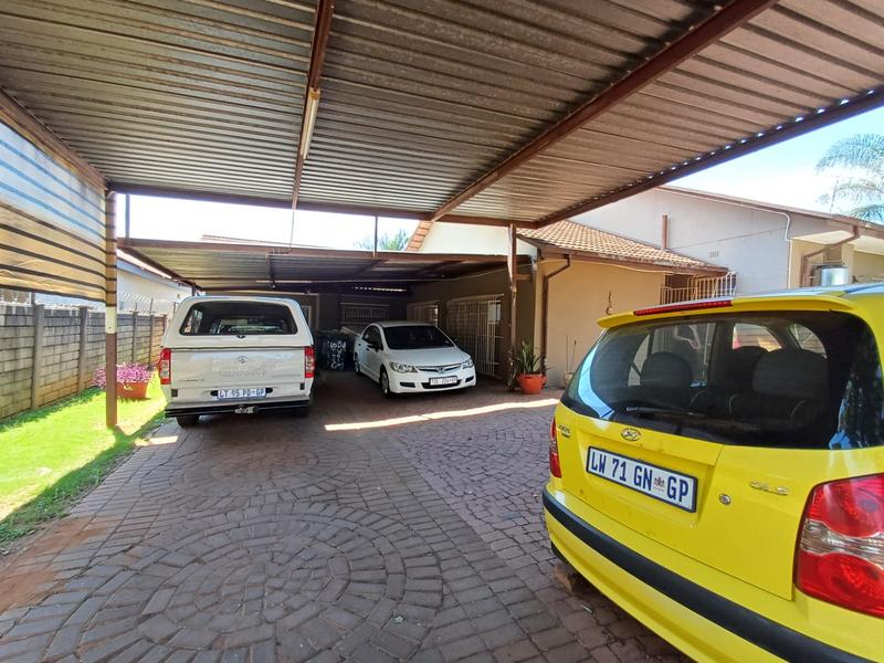 4 Bedroom Property for Sale in Pretoria Gardens Gauteng