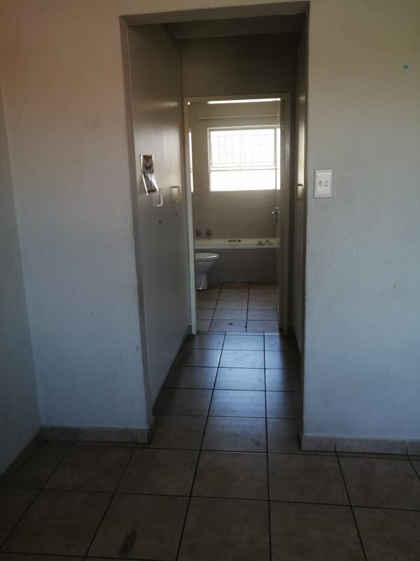 To Let 3 Bedroom Property for Rent in Vorna Valley Gauteng