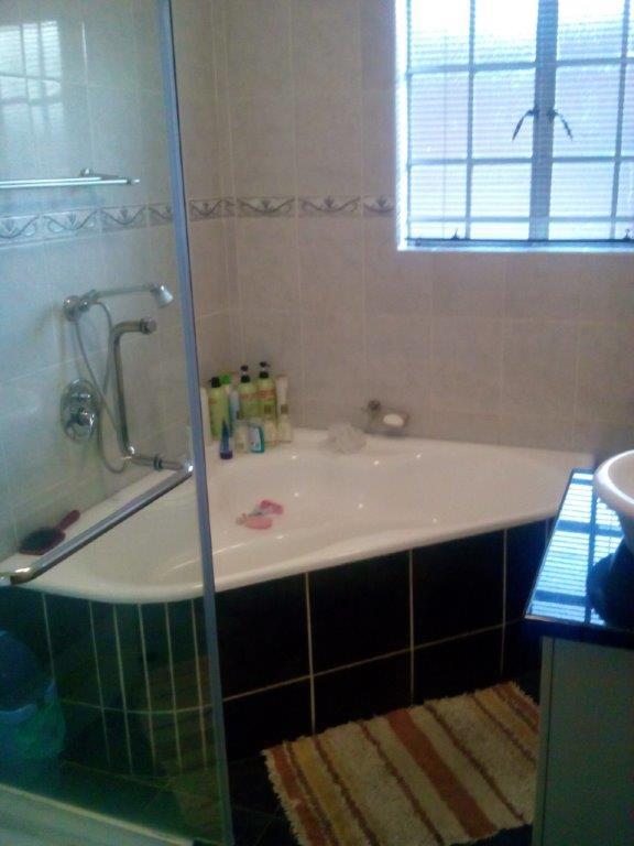 To Let 4 Bedroom Property for Rent in Vanderbijlpark SE Gauteng