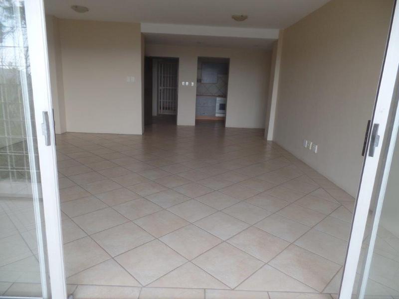 To Let 2 Bedroom Property for Rent in Helderkruin Gauteng