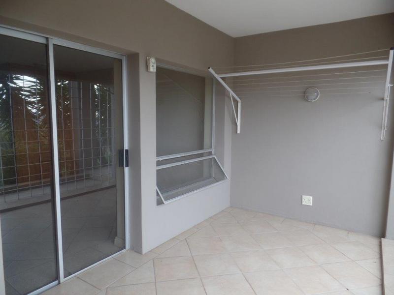 To Let 2 Bedroom Property for Rent in Helderkruin Gauteng