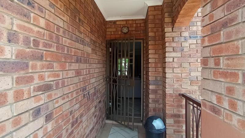 2 Bedroom Property for Sale in Mooikloof Ridge Gauteng