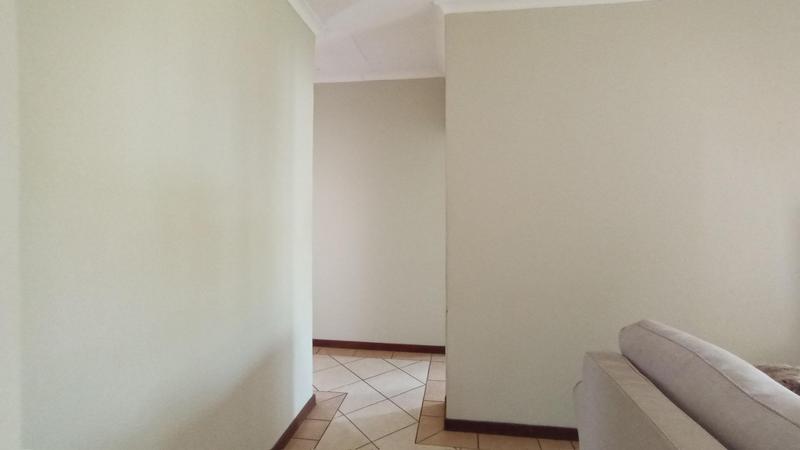 2 Bedroom Property for Sale in Mooikloof Ridge Gauteng