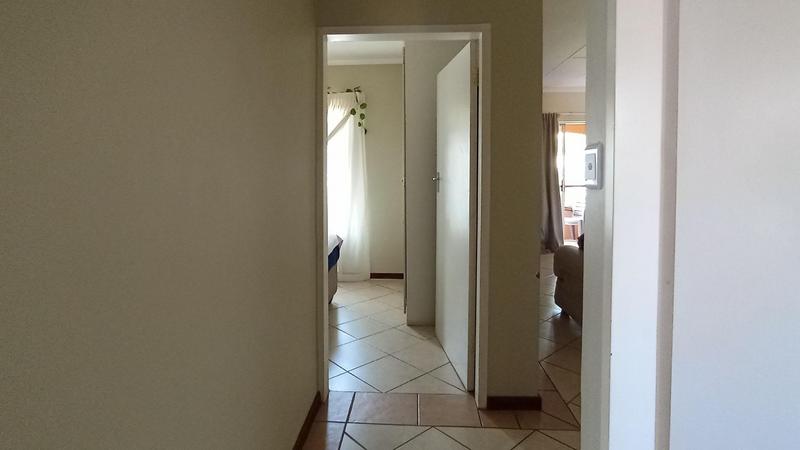 2 Bedroom Property for Sale in Mooikloof Ridge Gauteng