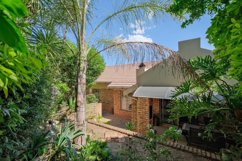 3 Bedroom Property for Sale in Rooihuiskraal North Gauteng