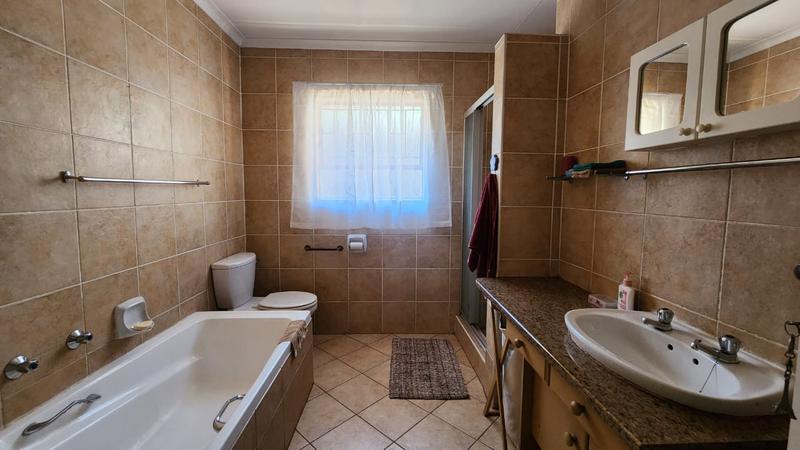 3 Bedroom Property for Sale in Wierdaglen Estate Gauteng