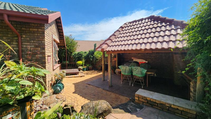 3 Bedroom Property for Sale in Wierdaglen Estate Gauteng