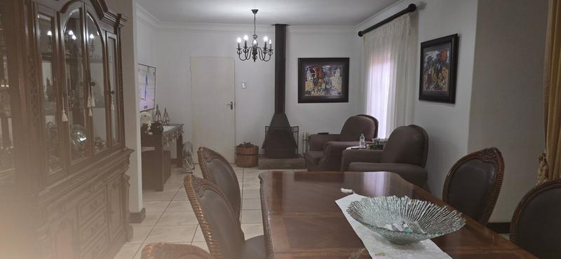 4 Bedroom Property for Sale in Sinoville Gauteng