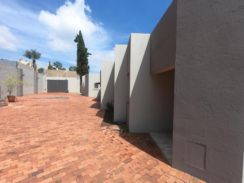 To Let 3 Bedroom Property for Rent in Parkmore Gauteng