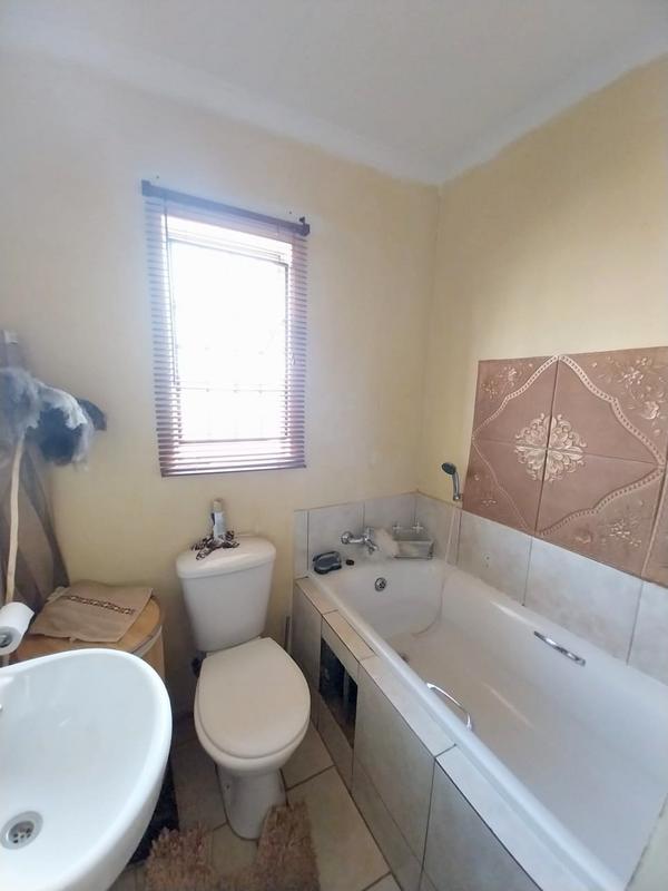 To Let 3 Bedroom Property for Rent in Devland Gauteng