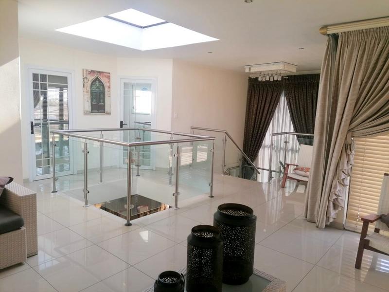 To Let 4 Bedroom Property for Rent in Dhlamini Gauteng