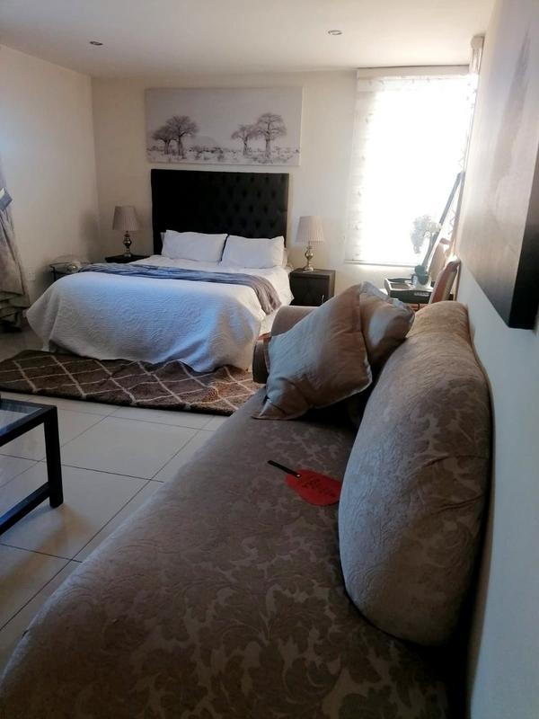 To Let 4 Bedroom Property for Rent in Dhlamini Gauteng