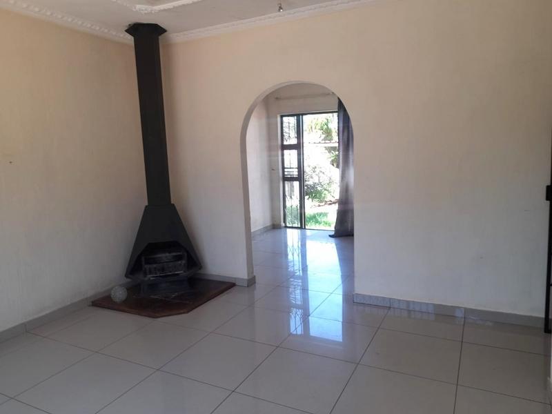 To Let 4 Bedroom Property for Rent in Witpoortjie Gauteng