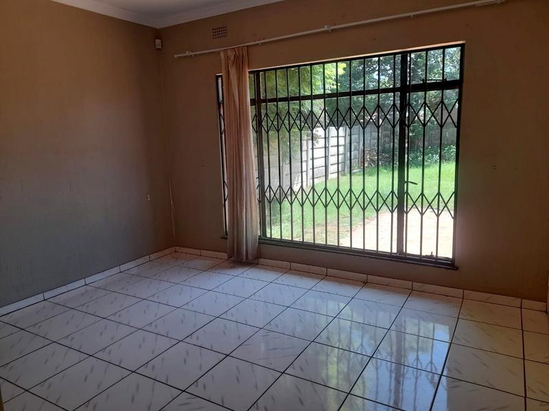 To Let 4 Bedroom Property for Rent in Witpoortjie Gauteng