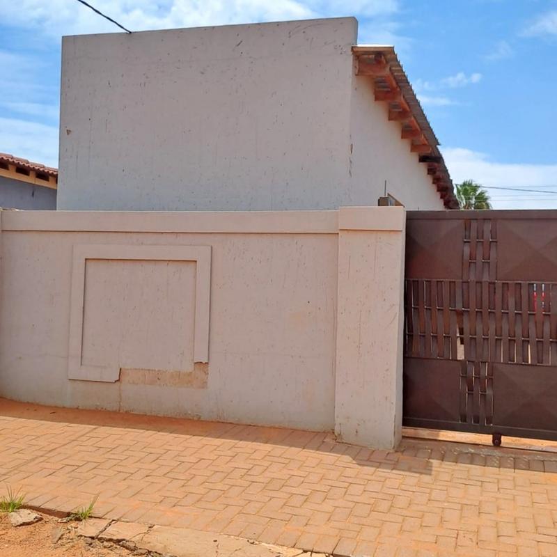 1 Bedroom Property for Sale in Bram Fischerville Gauteng