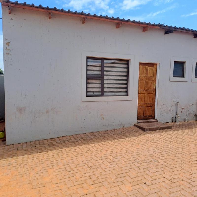 1 Bedroom Property for Sale in Bram Fischerville Gauteng