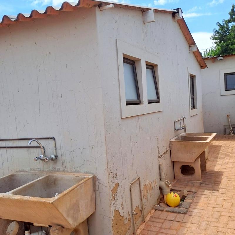 1 Bedroom Property for Sale in Bram Fischerville Gauteng