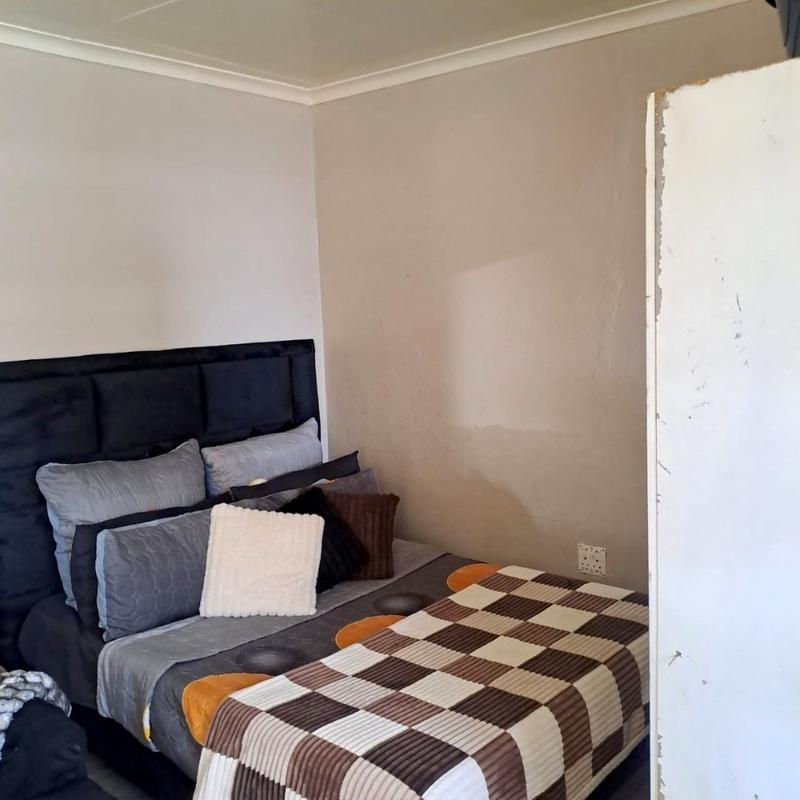 1 Bedroom Property for Sale in Bram Fischerville Gauteng