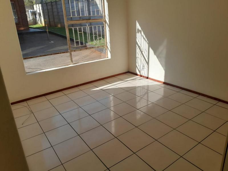 2 Bedroom Property for Sale in Florida Gauteng