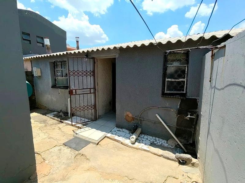 1 Bedroom Property for Sale in Meadowlands Gauteng