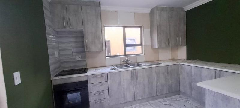 2 Bedroom Property for Sale in Naledi Gauteng