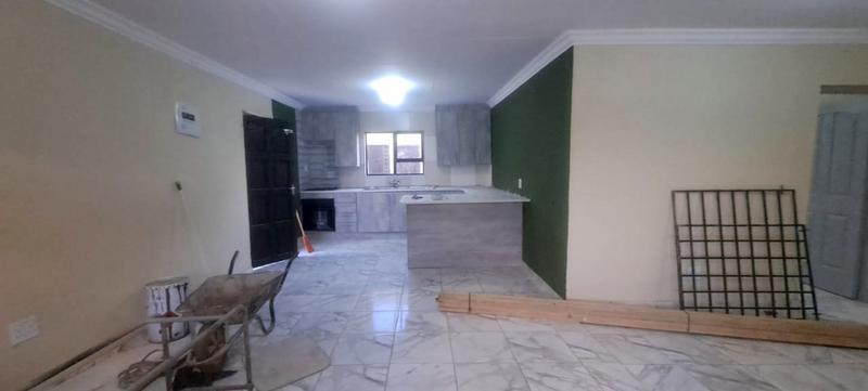 2 Bedroom Property for Sale in Naledi Gauteng