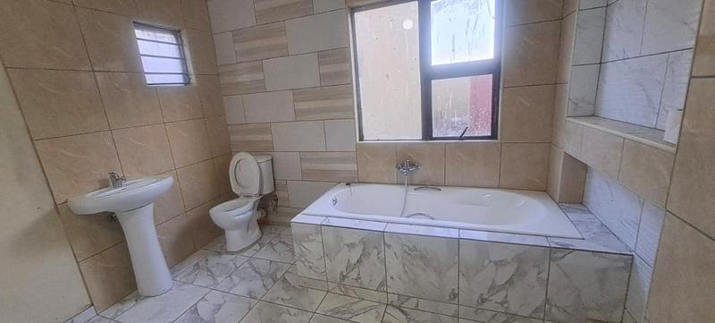 2 Bedroom Property for Sale in Naledi Gauteng