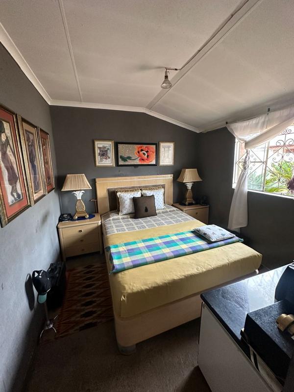 2 Bedroom Property for Sale in Naledi Gauteng